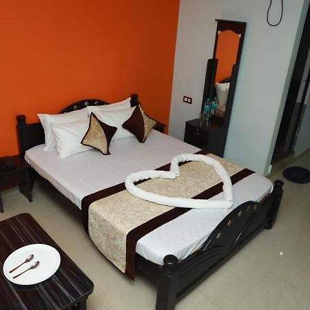 Megha Residency Hotel Haveri ภายนอก รูปภาพ